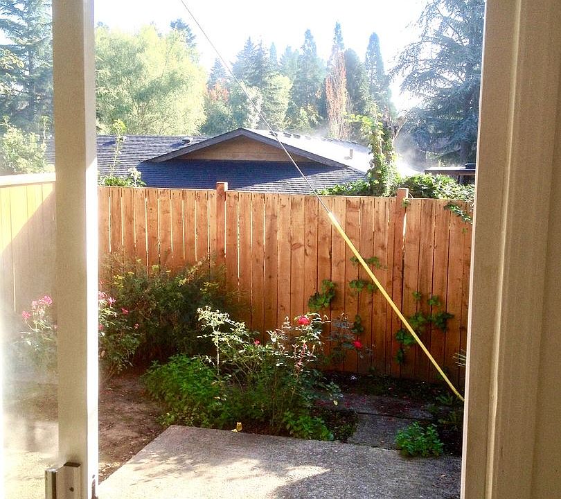 2nd image of 1625 SE Oak St APT 3
