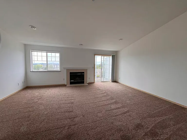 1160 Monroe Ave NE #D4 — Photo 7