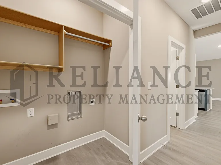 2755 S Greenleaf St — Photo 37