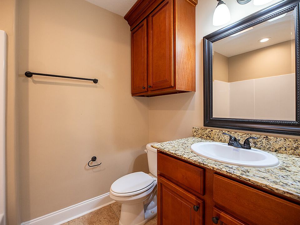 3810-COMMON-STREET-UNIT-3-bathroom2_11182025