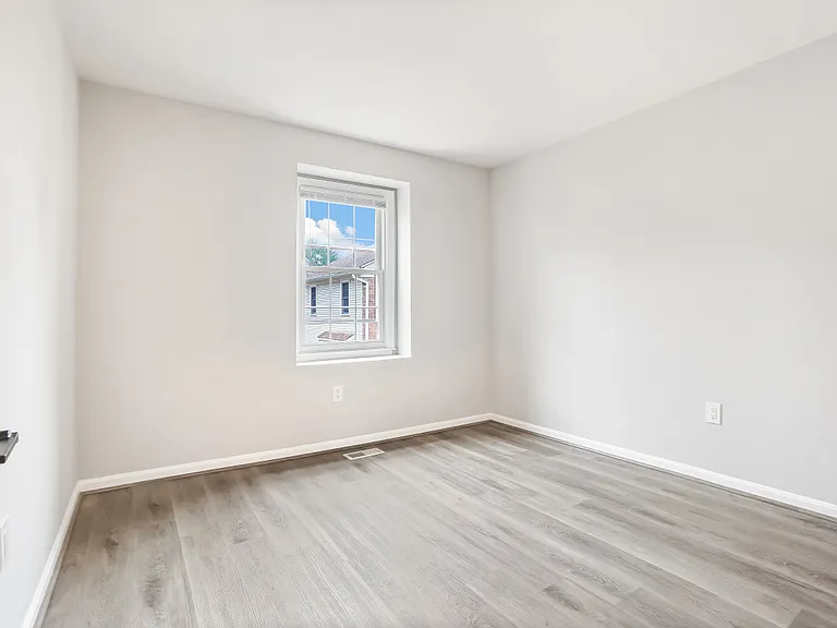 10106 Bosworth Ct — Photo 14
