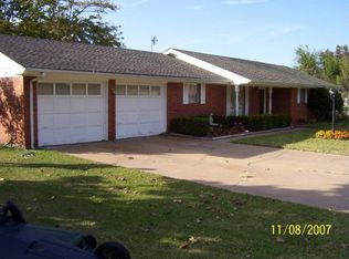 216 Harrington Dr, Anadarko, OK 73005