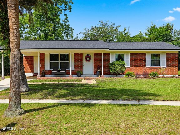 2nd image of 720 HICKORY HILL Drive