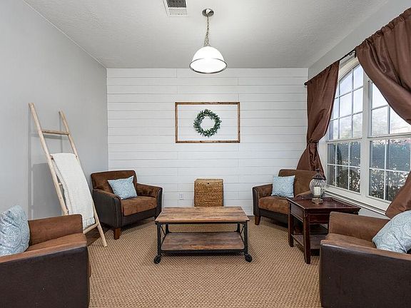 4th image of 1519 Squire Dr