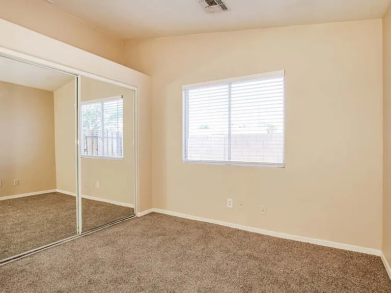5707 N 67th Dr — Photo 5