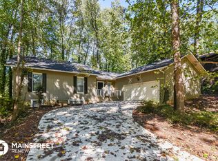 711 Lost Creek Cir, Stone Mountain, GA