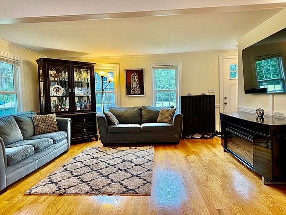 5th image of 177 Pond St