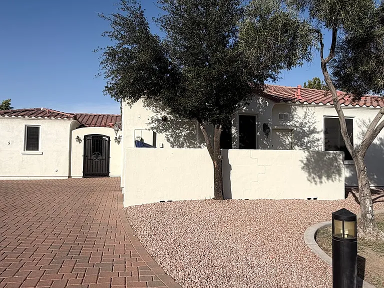 1777 W Ocotillo Rd — Photo 44