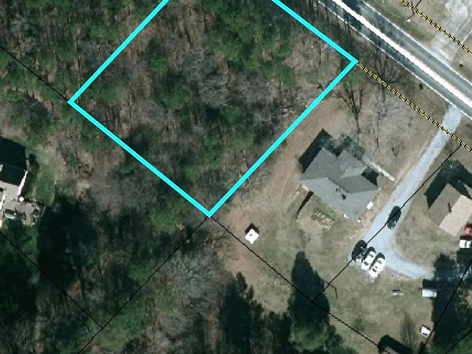 2nd image of 15 Stokes Ferry Rd #15