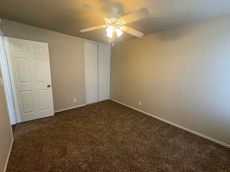 875 E Cromwell Ave — Photo 17