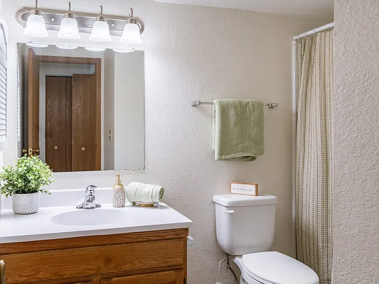 Fargo, ND Place One Apartments | Bathroom