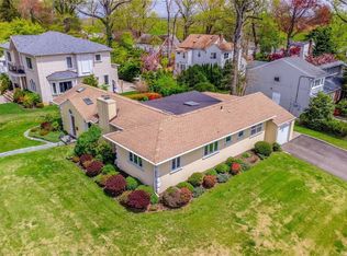 12 Cary Rd, Great Neck, NY 11021