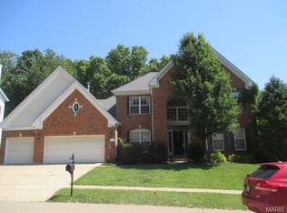 878 Castle Pines Dr, Ballwin, MO 63021