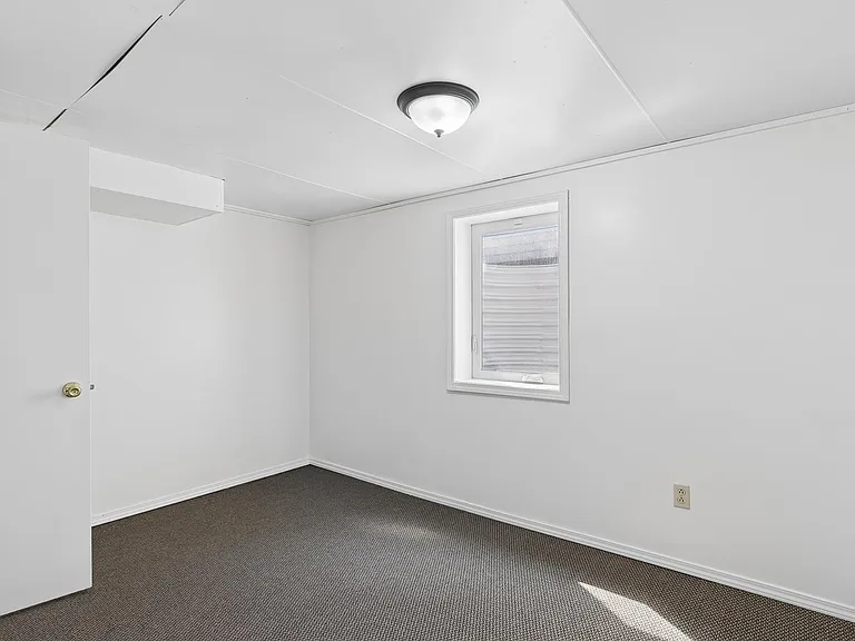3512 S Division St — Photo 28