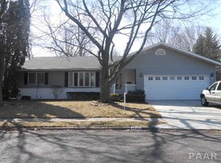 1720 Deppert Dr, Pekin, IL