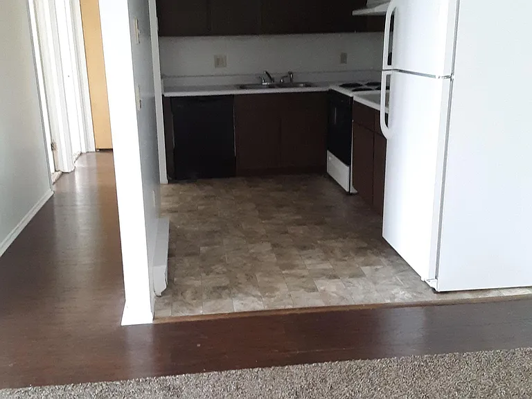633 S Grand Ave — Photo 12