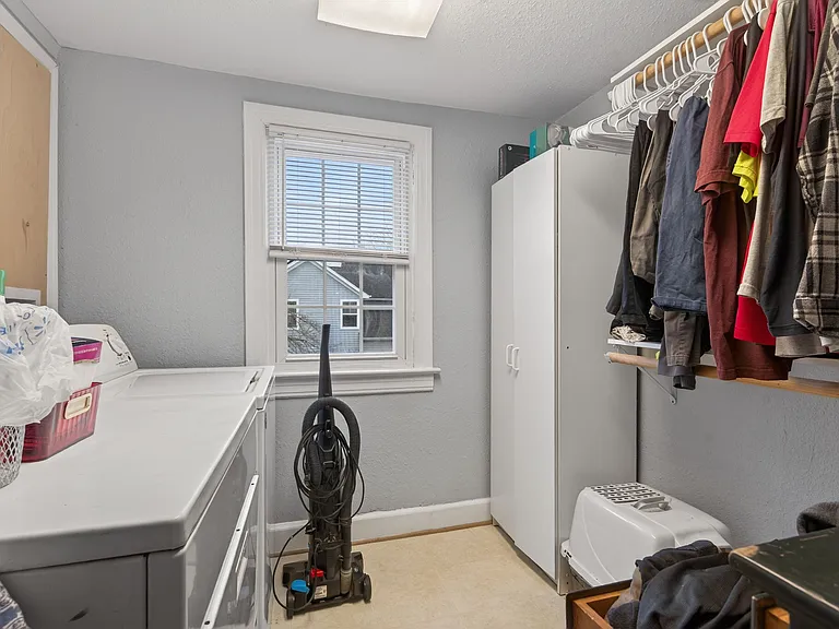 121 W Government Ave #B — Photo 7