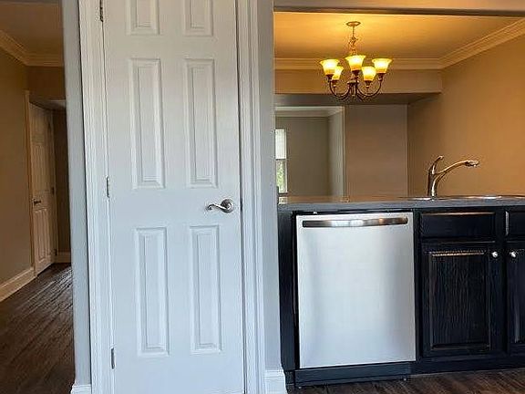 semi open floor plan