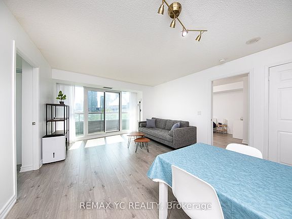 5th image of 25 Lower Simcoe St #808