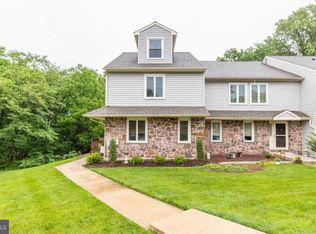 501 Pinebrooke Cir, Downingtown, PA 19335