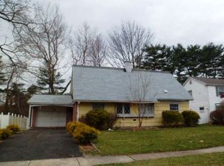 17 Beaverdale Ln, Willingboro, NJ 08046
