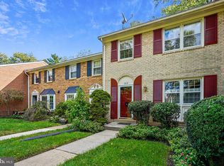 243 Commons Dr NW, Vienna, VA 22180