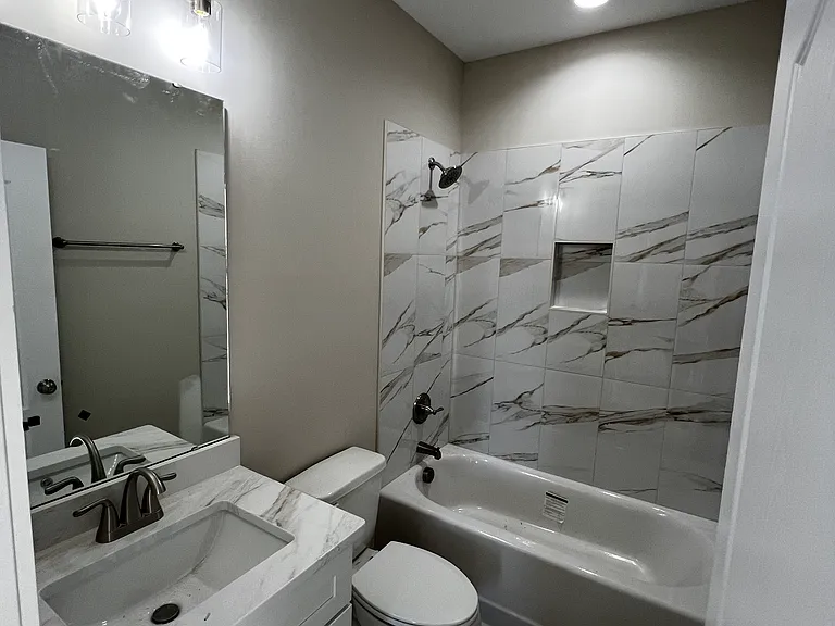 563 N Washington St — Photo 9