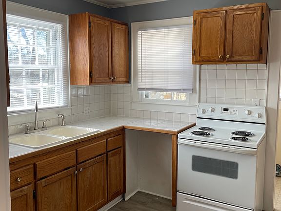 2nd image of 314 Spence St