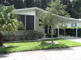 9038 W Forest View Dr, Homosassa, FL 34448