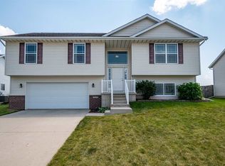 1495 Deerfield Dr W, North Liberty, IA 52317
