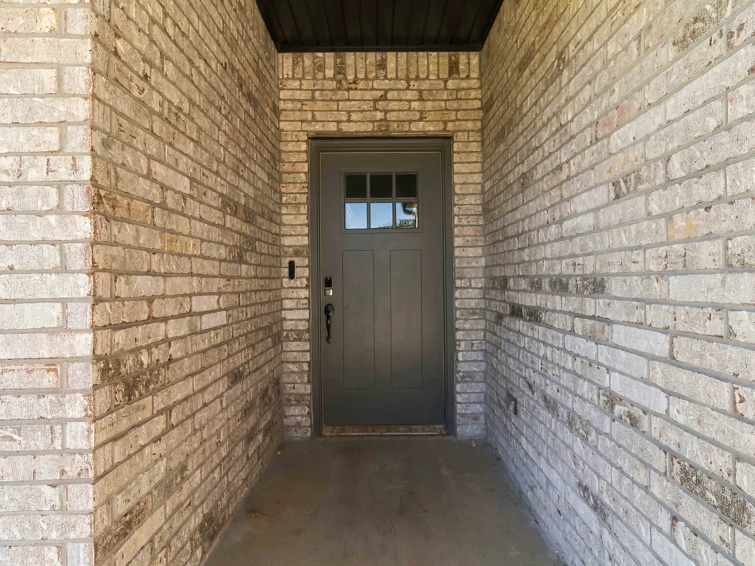 4 bed, 2.5 bath, 1900 sqft, $1,995 — Photo 4