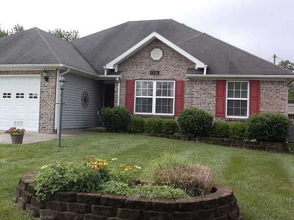 3rd image of 1216 Leathers Ln
