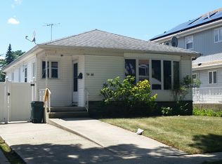 7918 264th St, Glen Oaks, NY 11004