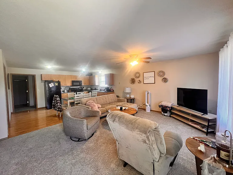 319 W Pawnee Ln #A — Photo 5