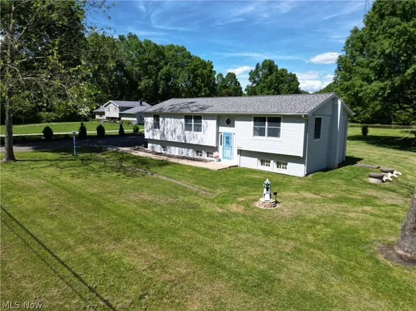 10685 Scotts Corner Rd, Diamond, OH 44412