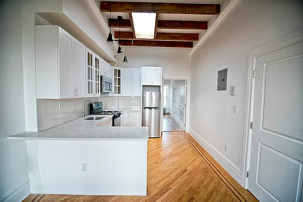 Rented by Keller Williams NYC | media 6