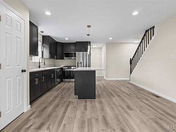 2nd image of 107 Woodstock Rd