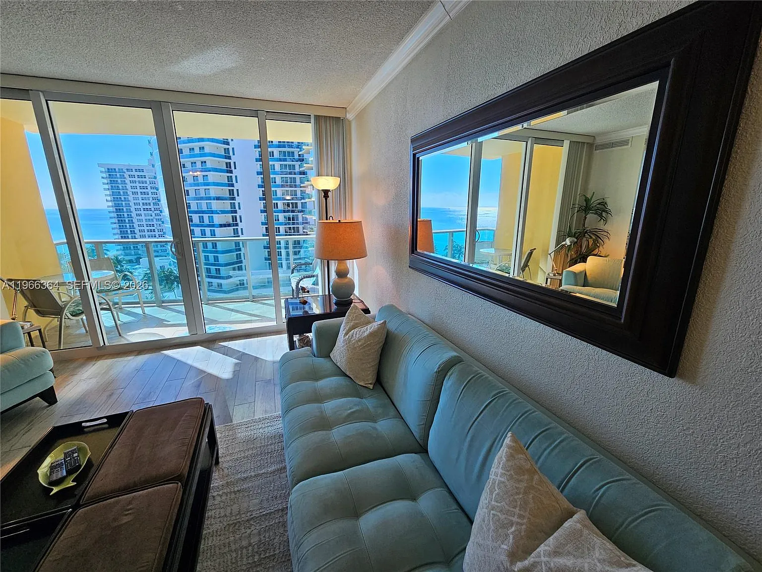 Wave Condo — Photo 3