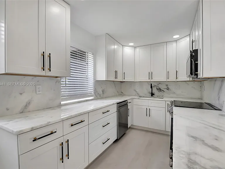 708 Normandy Ln #708-O — Photo 5