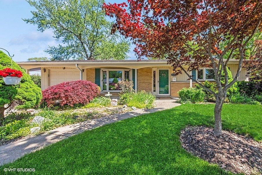 1st image of 1025 Woodland Dr