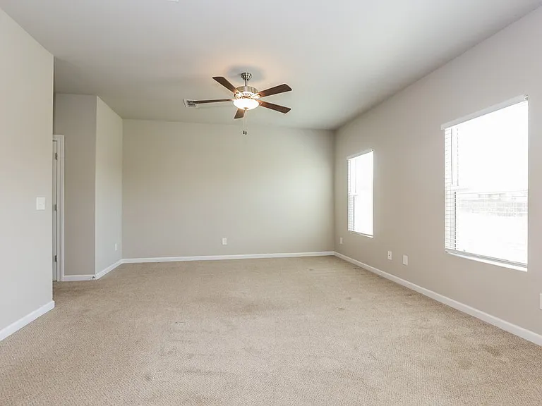 2228 Lismore Dr — Photo 4