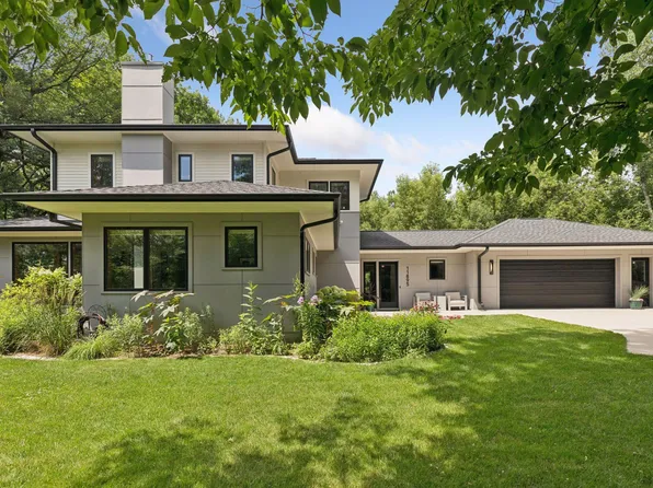11895 Douglynn Dr, Minnetonka, MN 55343