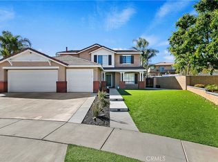 2389 Vivian Cir, Corona, CA 92882