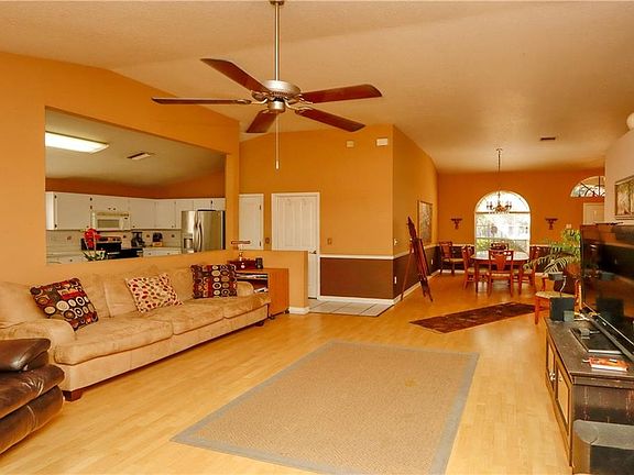 4th image of 14921 Redcliff Dr
