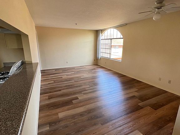 3rd image of 1517 Rock Glen Ave #302