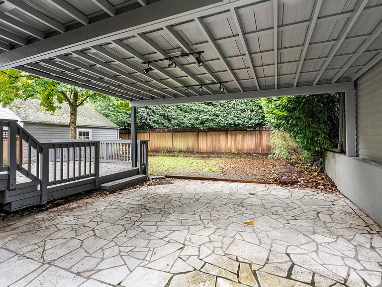 2605 NE 35th Ave — Photo 33
