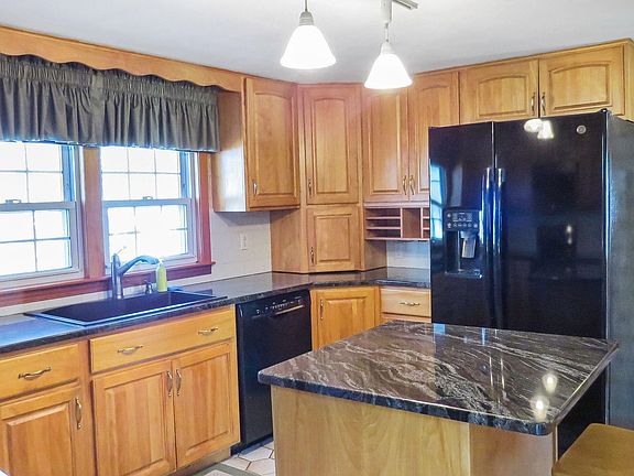 3rd image of 25 Sunrise Terrace