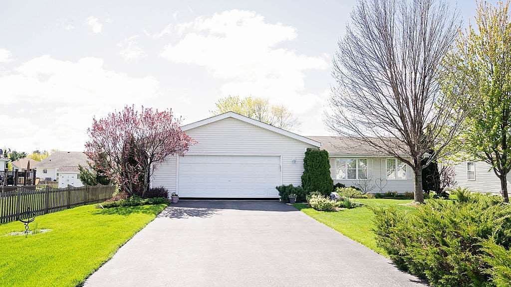 648 Purple Sage Dr, Roscoe, IL 61073 Zillow