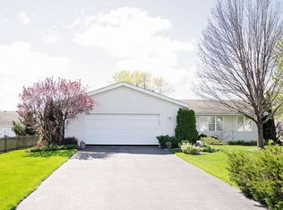 648 Purple Sage Dr, Roscoe, IL 61073
