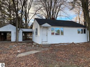 905 N Bridge St, Bellaire, MI 49615